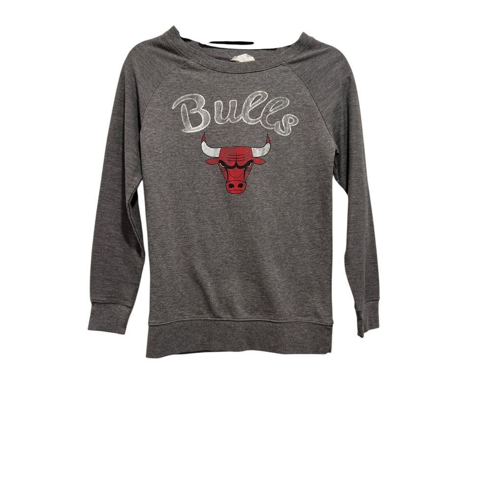 Vintage Chicago Bulls NBA Sweatshirt Small Graphic‎ Red Gray Long Sleeve